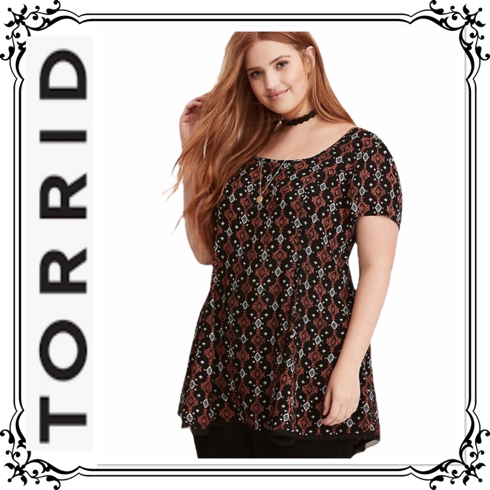 TORRID ⭐️ Geometric Print Challis Flair Tunic Top
